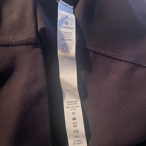 Lululemon size 4 like new - Picture 3 of 3